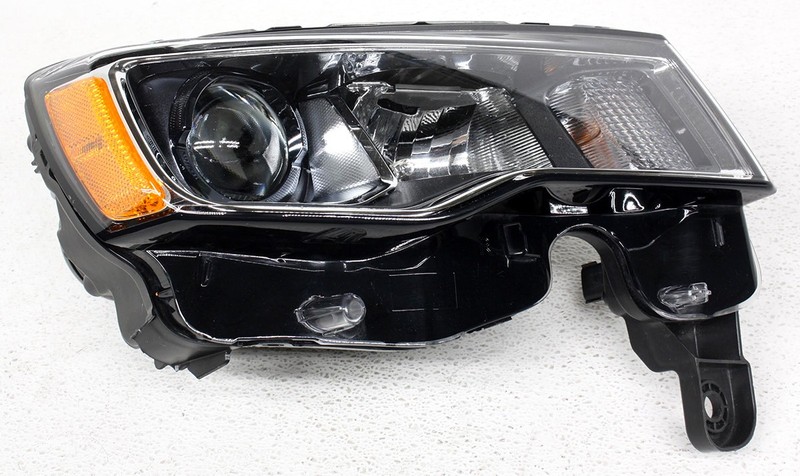 OEM Jeep Grand Cherokee Right Passenger Side Halogen Headlamp Mount Tab Missing