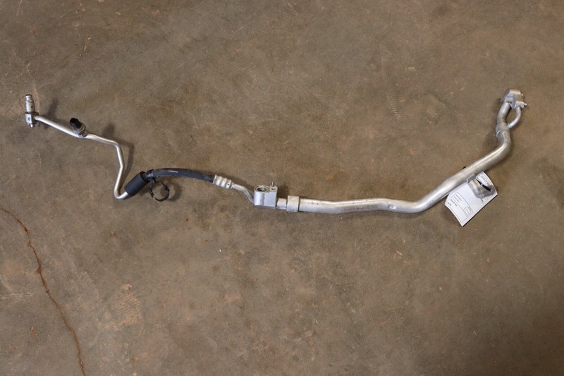 2018-2019 BMW M550I A/C AC AIR CONDITIONING SUCTION HOSE LINE OEM