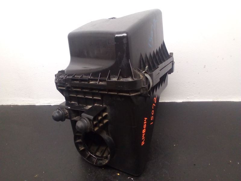 02-03 Saturn VUE 3.0L Air Cleaner Assembly OEM 22676965