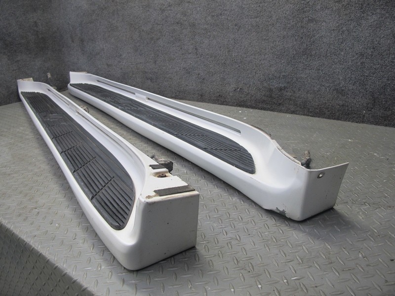 2003-2007 LEXUS UZJ100L LX470 RUNNING BOARD SIDE STEP LOWER TRIM MOLDING SET