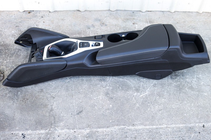 19-24 Chevrolet Camaro Center Console Assembly Complete Black OEM 45k *USED*