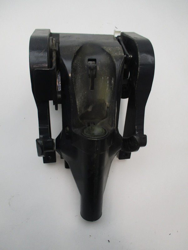 A286072 Chrysler Sears Force 9.9-15 Outboard Swivel Bracket