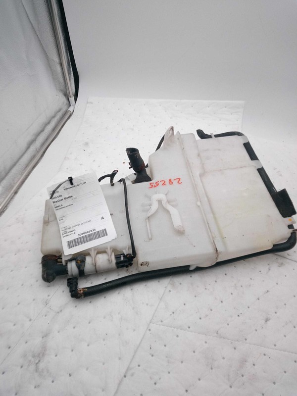 2018 Genesis G80 Washer Fluid Reservoir OEM White 3.8L 63000 Miles NJ25-28255
