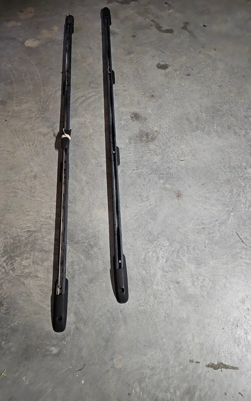 2000-2001 GMC Yukon XL 1500Roof Luggage Side Rail Left OEM