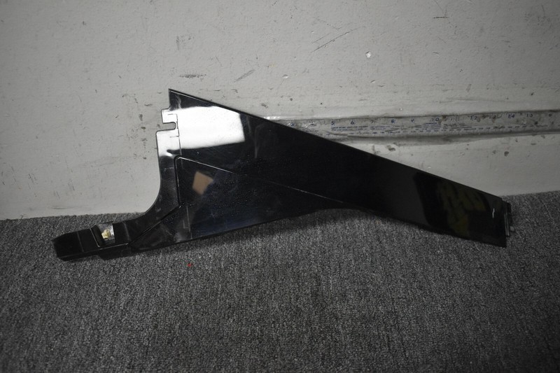 2015-2019 LAND ROVER L494 SPORT WINDOW PILLAR RIGHT SIDE FACTORY OEM