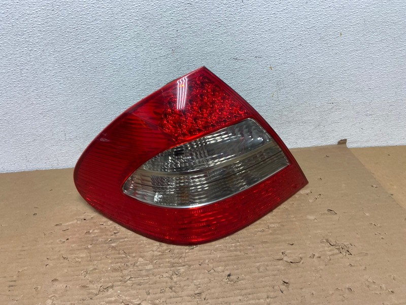 LED 2007 - 2009Mercedes E E320 E500 Sedan Left Driver LH Tail Light AD4368 LK