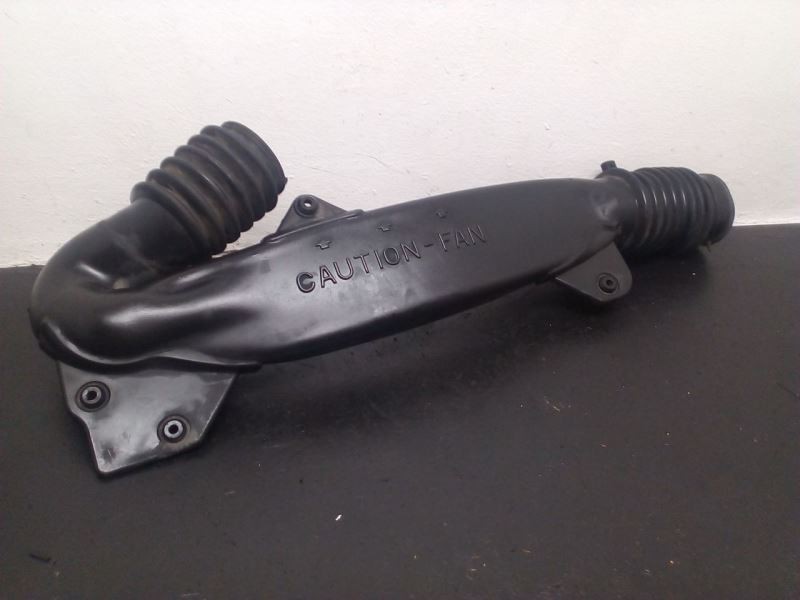 98-03 Chevrolet S10 Pickup 2.2L Rear Intake Duct Assembly OEM 15045169