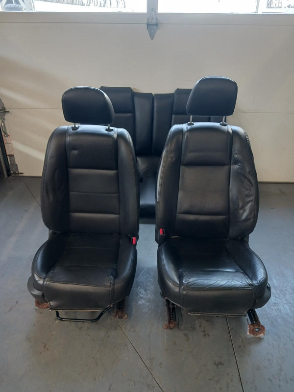 05-'09 FORD MUSTANG Base Coupe black leather electric seat set OEM