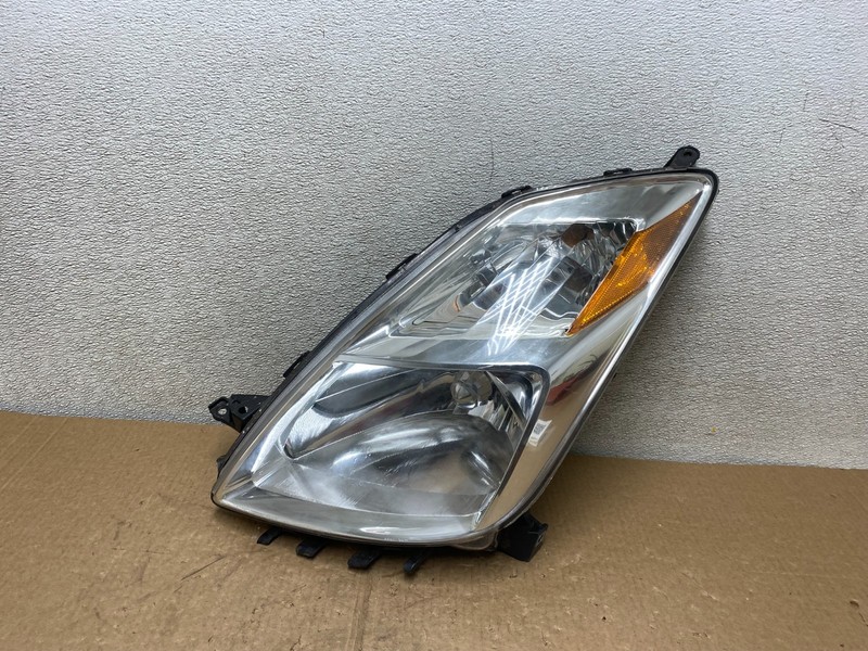 2004 - 2005 Toyota Prius Left Driver Lh Halogen Headlight V3002 DW