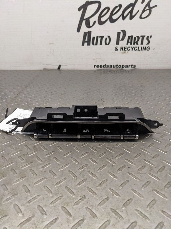 14-19 Silverado Sierra Dash Auxiliary Lane Keep Park Assist Cargo Lamp S 1181891