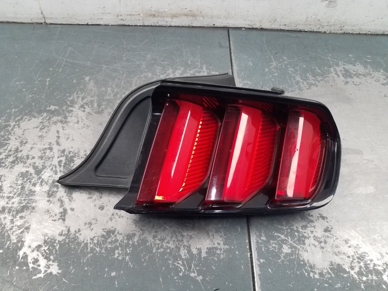 2016 Ford Mustang GT Right Tail Light - * #3517 F5