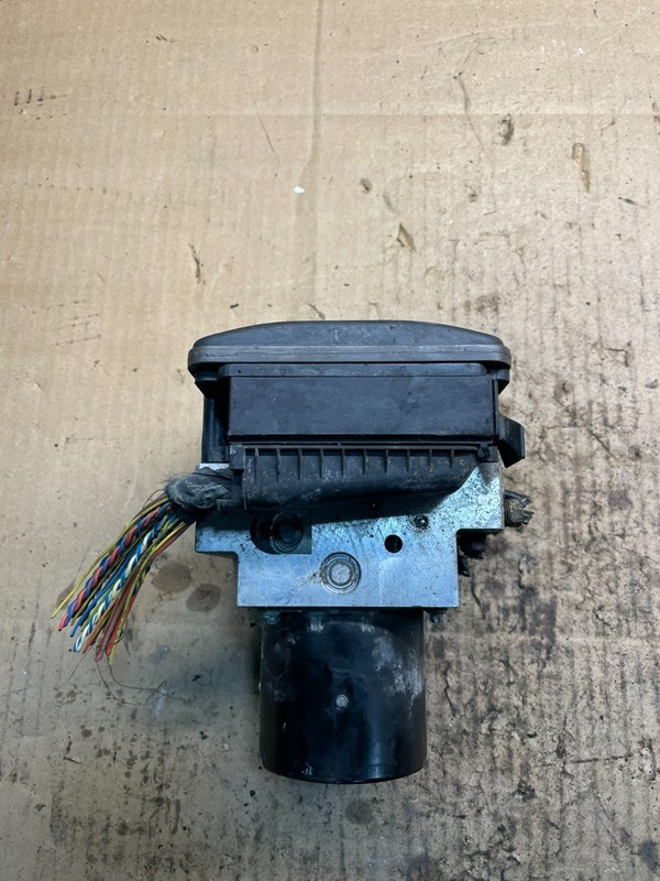 2008 to 2010 BMW 5-Series ABS Anti-Lock Brake Pump 3451 6783366-03 OEM W6808DG