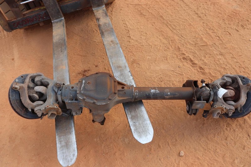 2011-2012 FORD F250 SD SRW 4X4 FRONT DIFF AXLE CARRIER 3.73 RATIO OEM