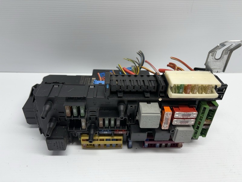 10-18 Mercedes W218 CLS550 E350 Rear SAM Module Relay Fuse Box 2129005001 OEM