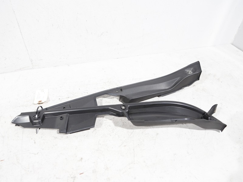 OEM 20-23 BMW 228I XDRIVE GRAN COUPE 2.0L - Right Fender Filler Panel 7450920
