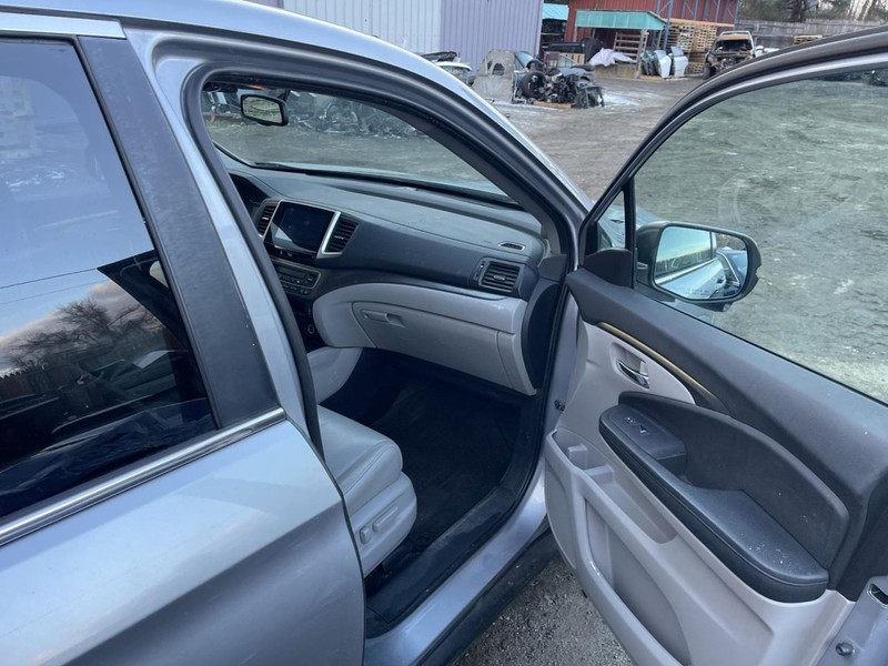 2016-22 HONDA PILOT RIGHT A-PILLAR SILVER PC:NH830M 3.5L AT AWD 250K EX-L 63454