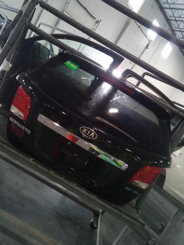 Used Deck Lid fits: 2013 Kia Sorento w/spoiler w/LED lamps Grade A