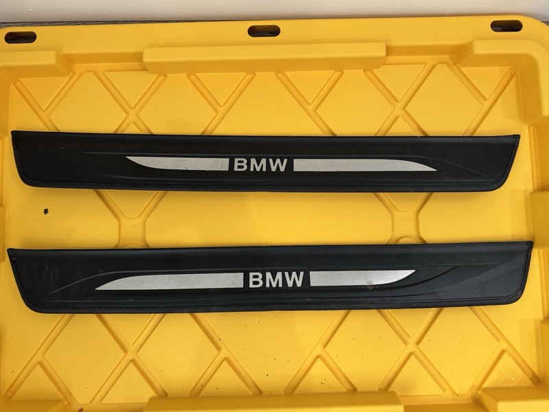 2013 BMW 5 SERIES FRONT DOOR SILL STEP ENTRANCE TRIMS OEM