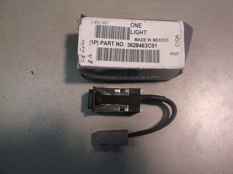 NEW GENUINE INTERNATIONAL NAVISTAR LIGHT 3628463C91