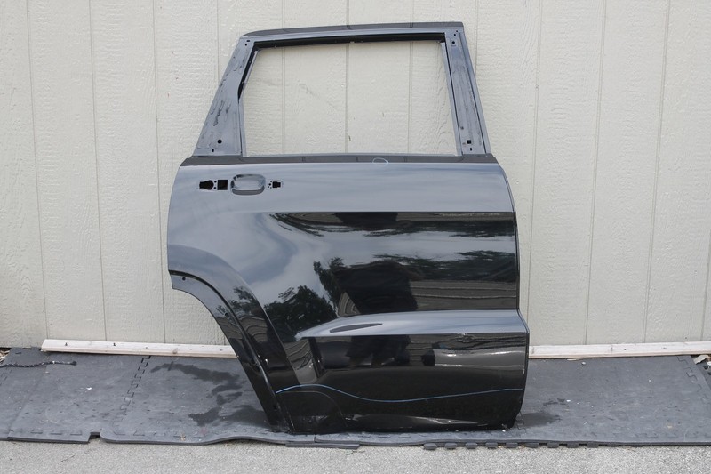 2011-2022 Jeep Grand Cherokee Rear Right passenger Side Door Shell Oem