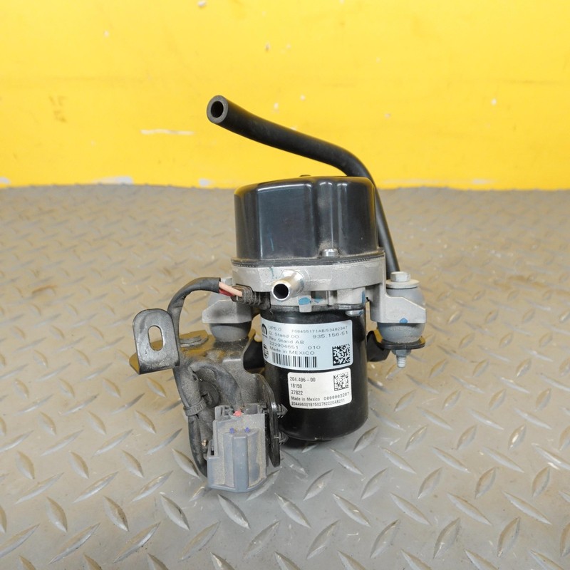 2023-2025 DODGE HORNET AWD 2.0L ENGINE POWER BRAKE BOOSTER VACUUM PUMP OEM