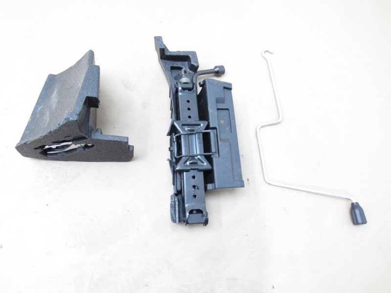 Lexus LS460 2016 Rear Spare Tire Emergency Tool Kit Jack Lift Set 13-17 ;:O