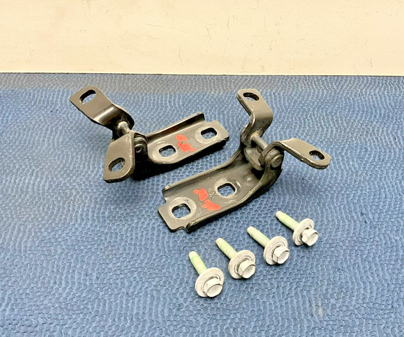 06-10 Pontiac Solstice Front Driver Door Upper & Lower Hinge Pair CM 69K Miles