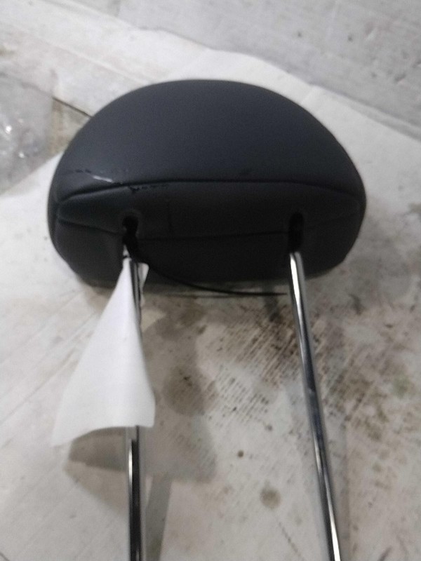 2015 Hyundai Tucson Left Side Black Headrest - Used, 140K Miles, No OEM