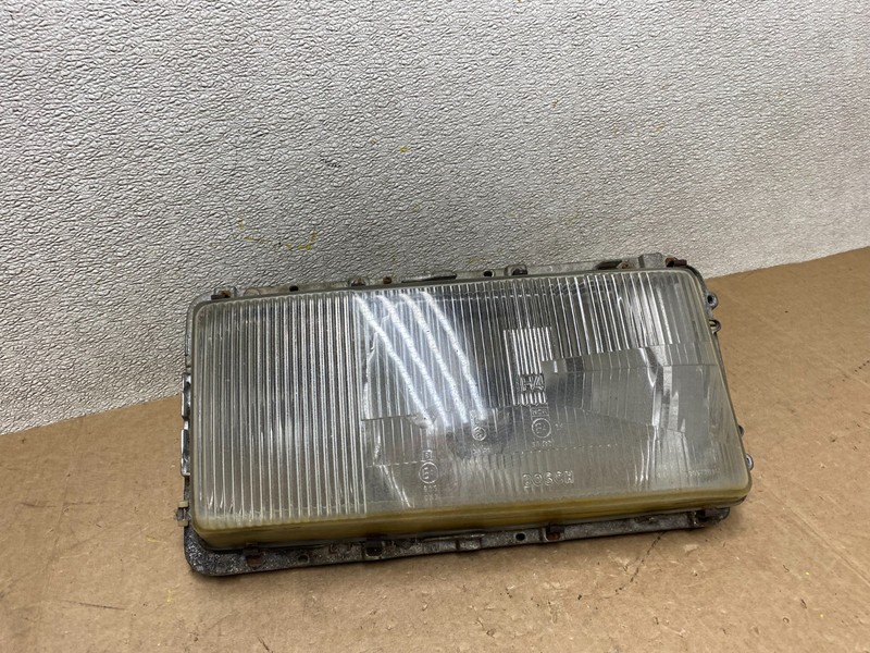 Mercedes W116 S-Class Right Passenger RH Halogen Headlight W8746 DG