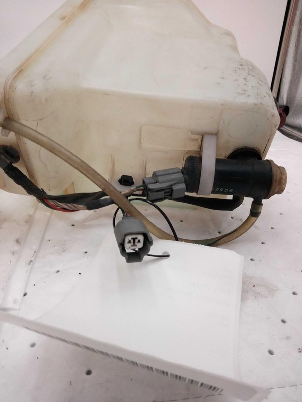 Used Washer Fluid Reservoir fits: 2010 Subaru Legacy Sdn Grade B