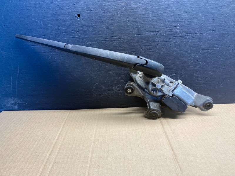 2009 to 2012 Toyota Matrix Rear Wiper Windshield Motor OEM AC0846 DG
