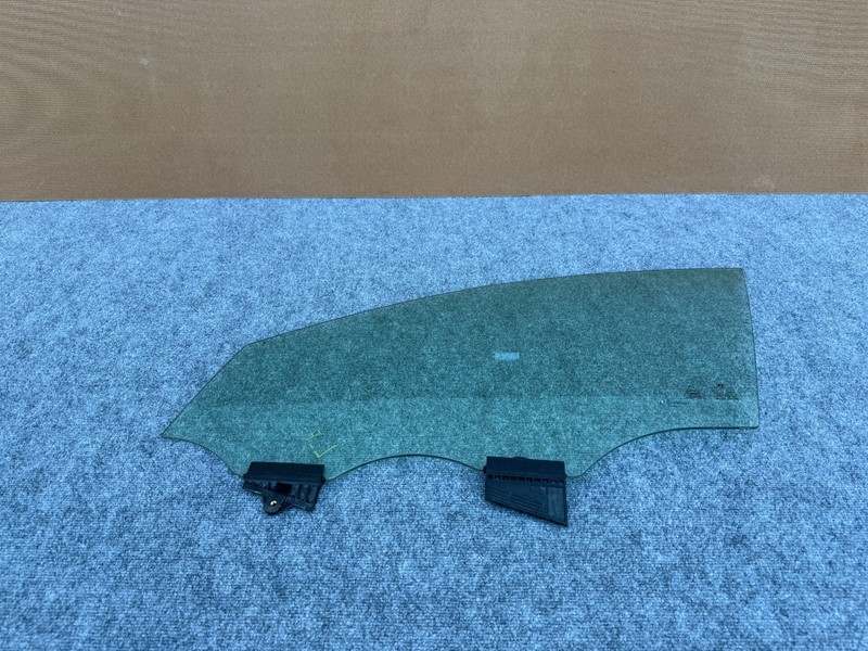 HYUNDAI GENESIS SEDAN & G80 2015-2020 OEM FRONT LEFT DRIVER DOUBLE WINDOW GLASS