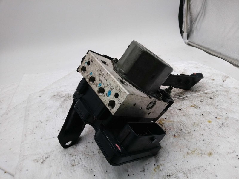 Used ABS Modulator fits: 2015 Subaru Forester Modulator Assembly vehicle dynamic