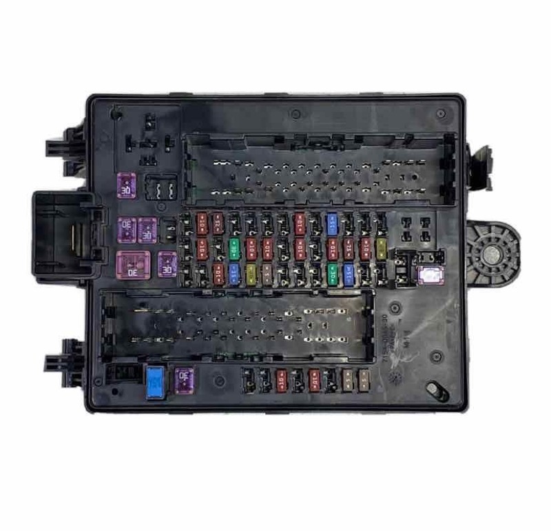 Chevy Traverse junction box 2020 cabin fuse relay block box assy OEM 84604297