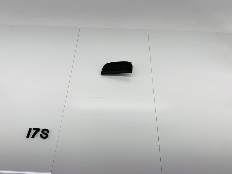 17-20 FIAT 124 SPIDER REAR RIGHT PASSENGER SIDE BUMPER INSERT COVER CAP OEM