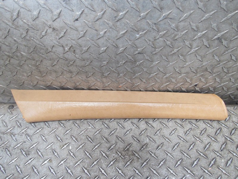 1982 MERCEDES-BENZ 240D RIGHT DOOR PANEL TRIM COVER 2.4L