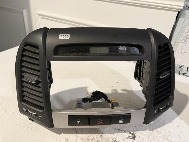 07-09 Hyundai Santa Fe Dash Radio Air Vent Bezel Trim Clock Display Assembly OEM