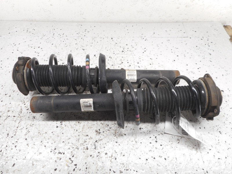 Volkswagen Beetle Strut Pair Assembly Front Left Right W/O Sport OEM 2012-2019