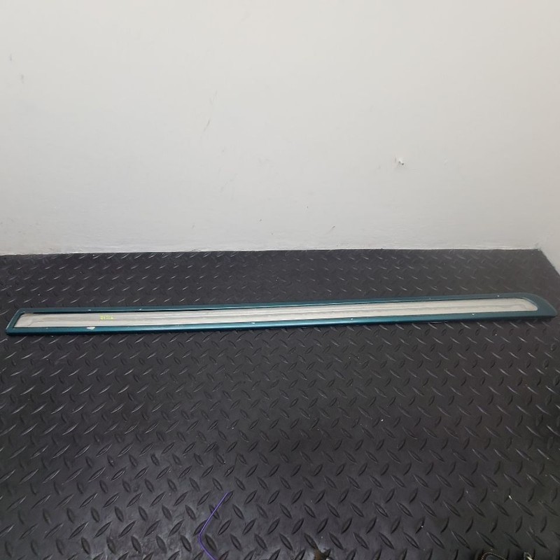 97-02 Ford Expedition Front Left Door Molding W/Chrome Green OEM 1L1Z-7825557-AA