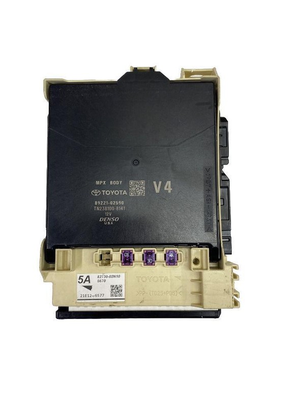 Toyota Corolla body control module 20 multi network junction box OEM 827300210