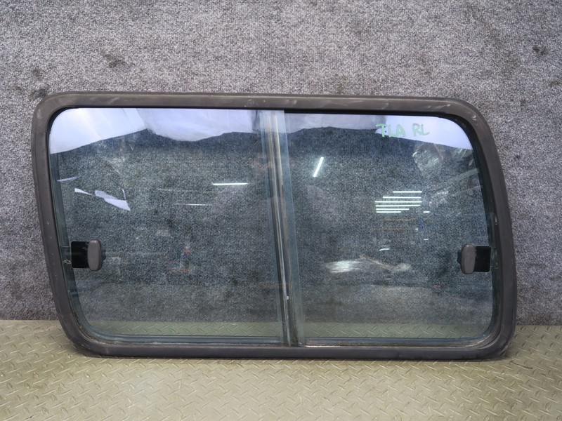 1991-1997 TOYOTA LAND CRUISER FJ80 REAR LEFT QUARTER SLIDING WINDOW GLASS