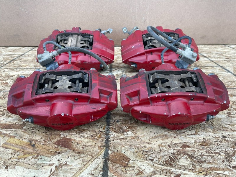 NISSAN 370Z 2009-2021 OEM FRONT REAR LEFT RIGHT BRAKE CALIPER AKEBONO (SET)