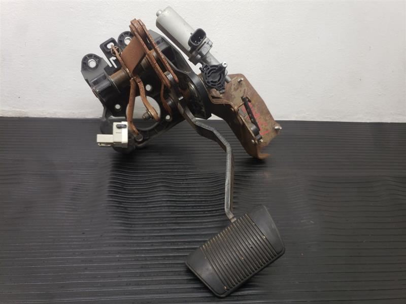 08-09 Chrysler Town & Country Adjustable Brake Pedal Assembly OEM 4721923AD