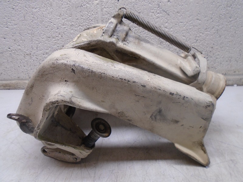 K4Evinrude Johnson 40 Hp Outboard Swivel Stern Bracket Assembly 378055 378059
