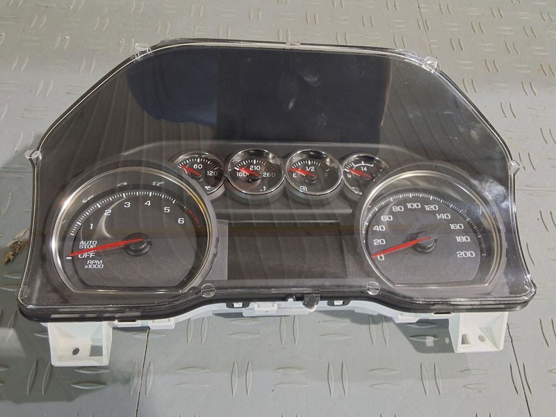 2021-2022 Chevy Silverado 1500 Speedometer Instrument Cluster 5.3L KPH