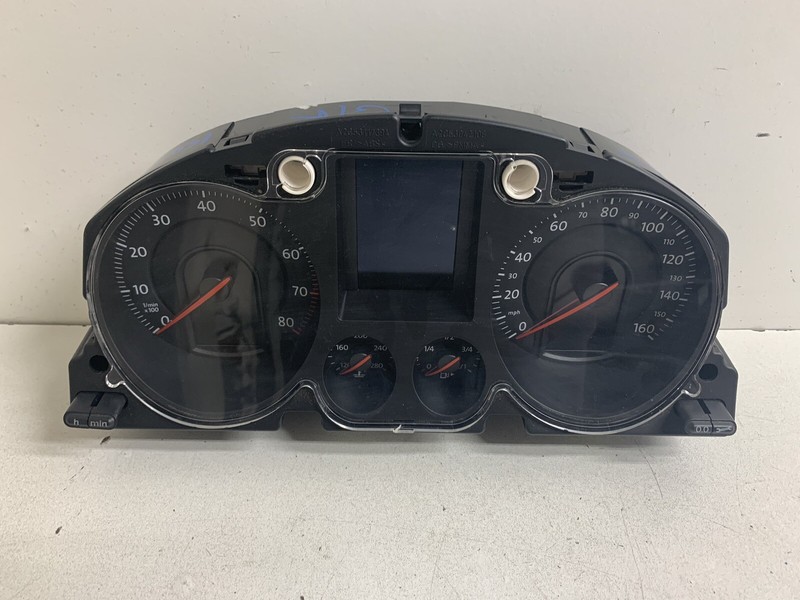 2006-2007 Volkswagen Passat Speedometer Gauge Panel Cluster 3C0920 970R 135k