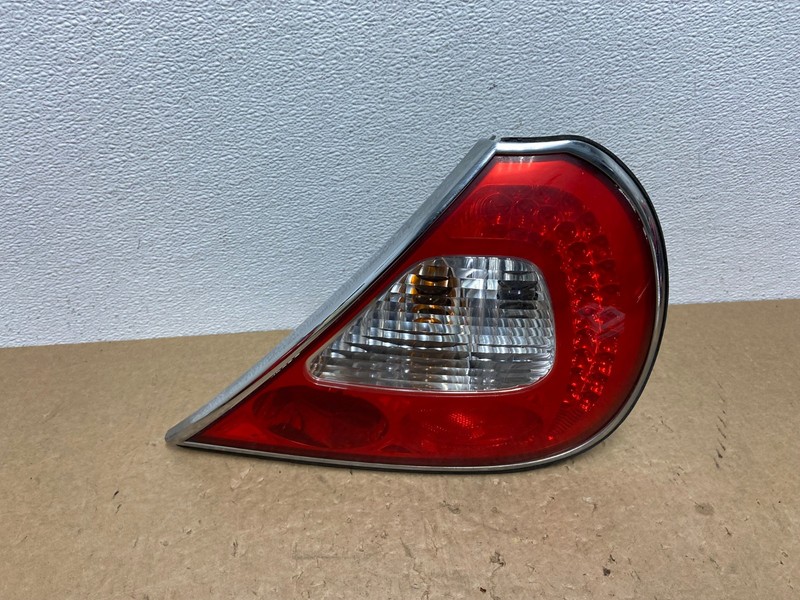 2004 to 2006 Jaguar XJ8 Right Passenger RH Side Tail Light AC1490 LK