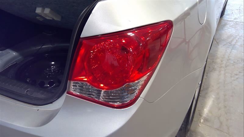Passenger Tail Light VIN P 4th Digit Limited Fits 11-16 CRUZE 3092317