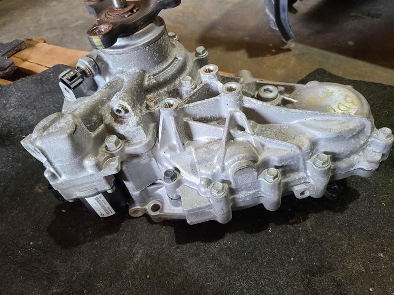 Transfer Case ID 473004J000 Fits 19-20 STINGER 571324