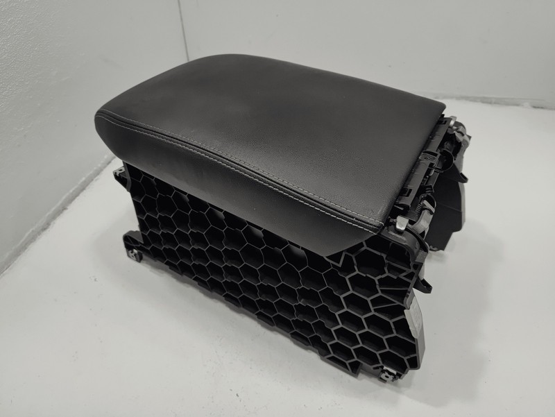 VOLKSWAGEN ATLAS 2021-2023 CONSOLE STORAGE COMPARTMENT TRAY BOX ARMREST OEM
